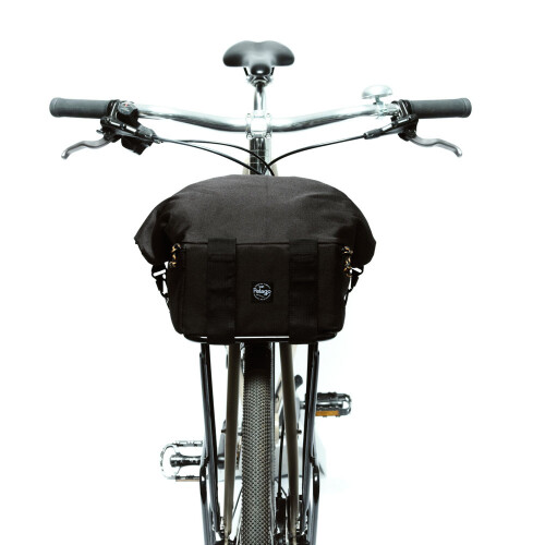 pelago_bags_rackbag_black_m_bikerack_front
